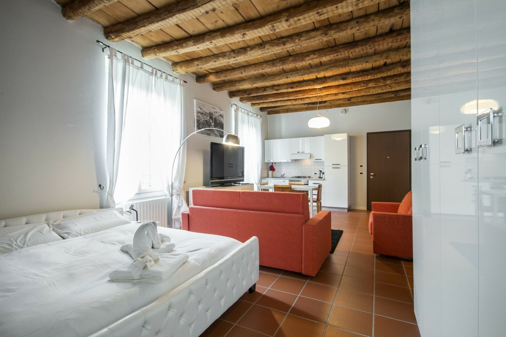 Soleluna Apartments - By Relais Di Giada Lake Como Екстер'єр фото